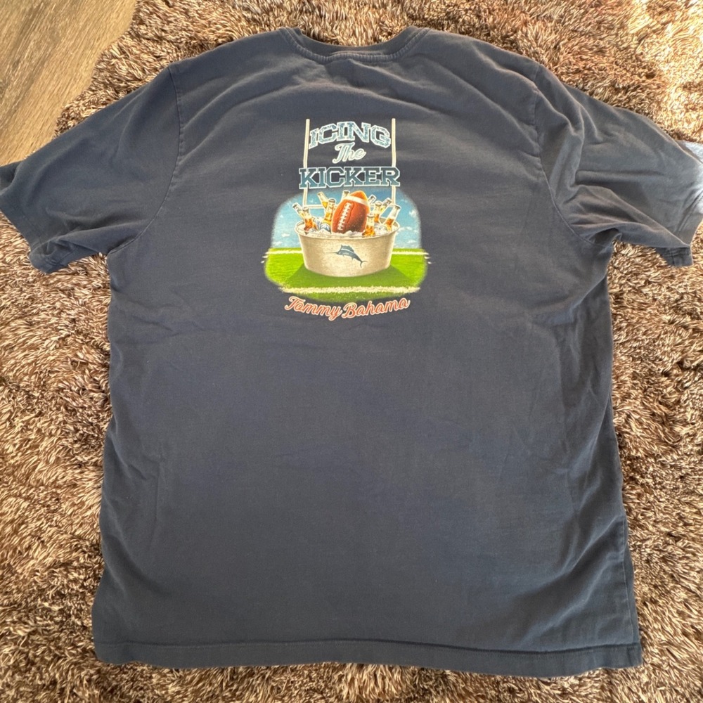 Tommy Bahama Mens XL Icing The Kicker Football Beer Graphic T-Shirt